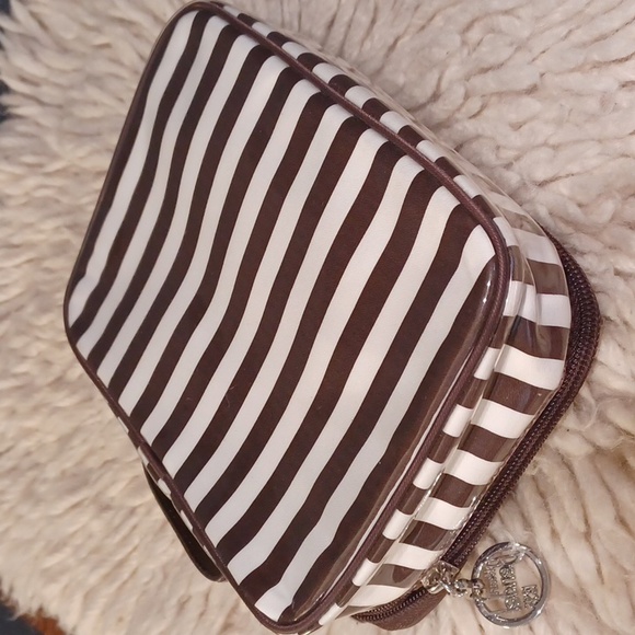 Henri Bendel Cosmetic Bag - Picture 4 of 13